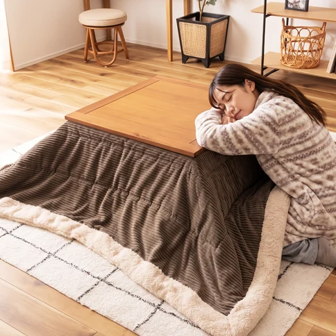 こたつでうとうと暖まる