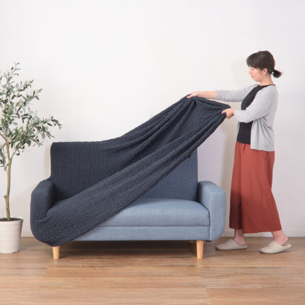 ペットやお子様がいるご家庭必見！ソファカバーのメリットをご紹介